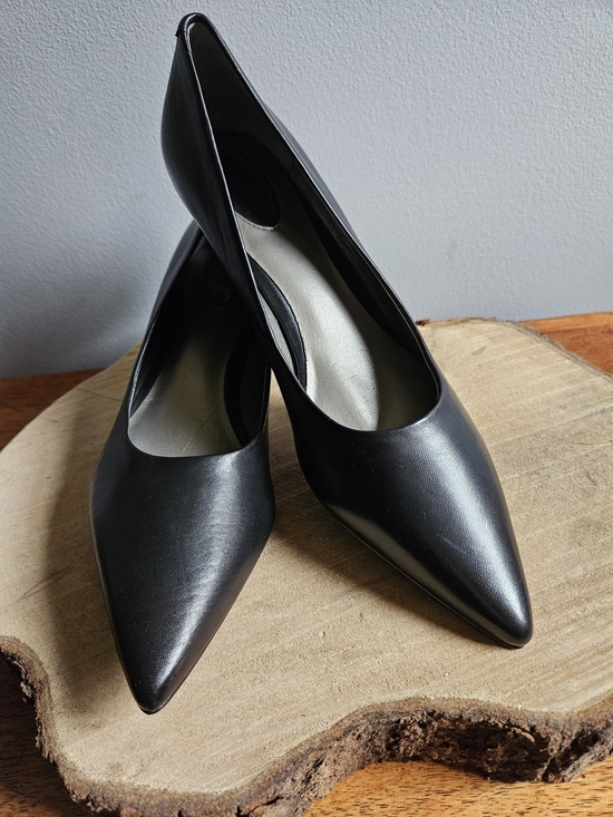 Shoes - Classic Black Pointed-Toe Women’s Pumps